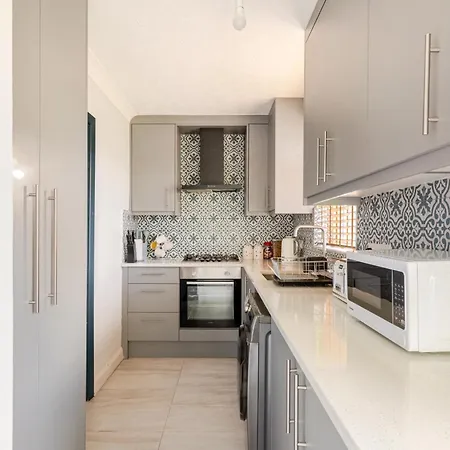 Beautiful 3 Bedroom House With Garden + Parking Oxford Exterior photo