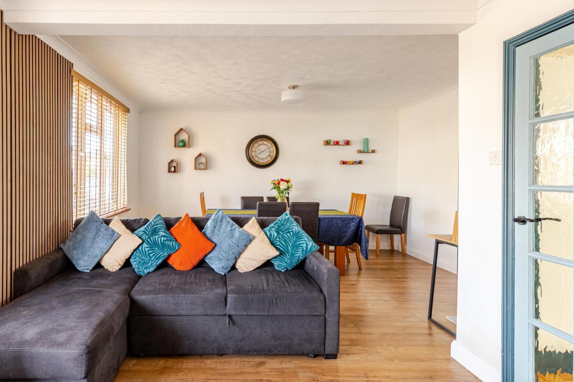 Beautiful 3 Bedroom House With Garden + Parking * Oxford